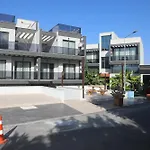 Del Mare Park 5* קיירניה