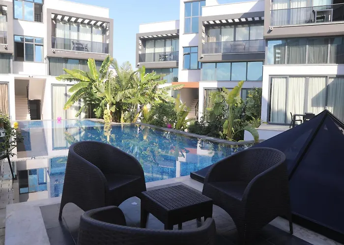 Del Mare Park Отель Кирения